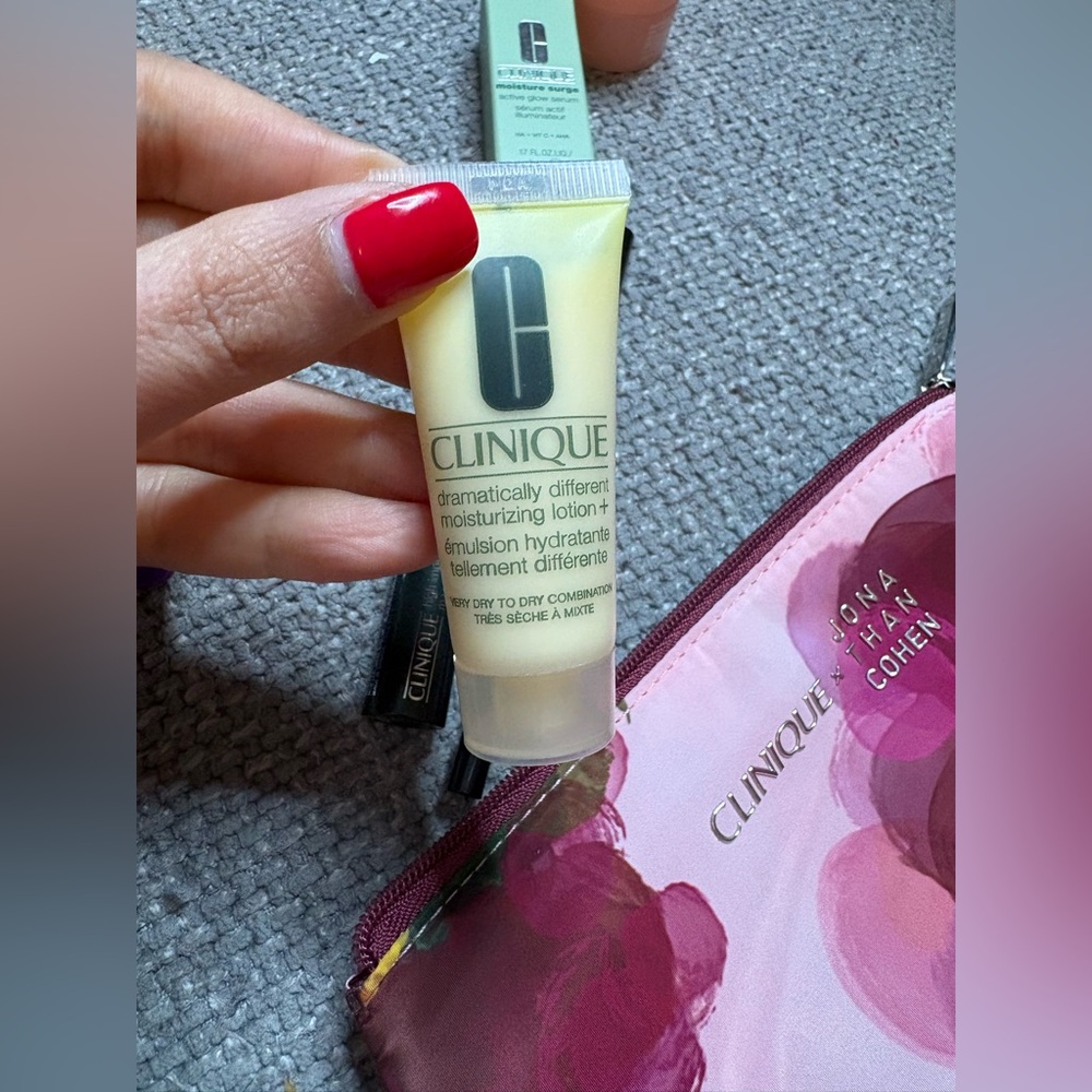 Clinique Luxury Sample Set + Jonathan Cohen Designer Floral Pouch - Picture 5 of 13